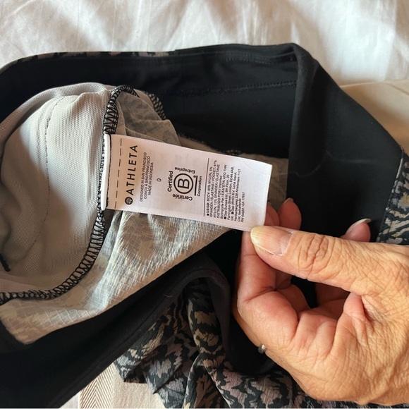 Athleta Trekkie North Joggers in Kinetic Abstract - Picture 13 of 14